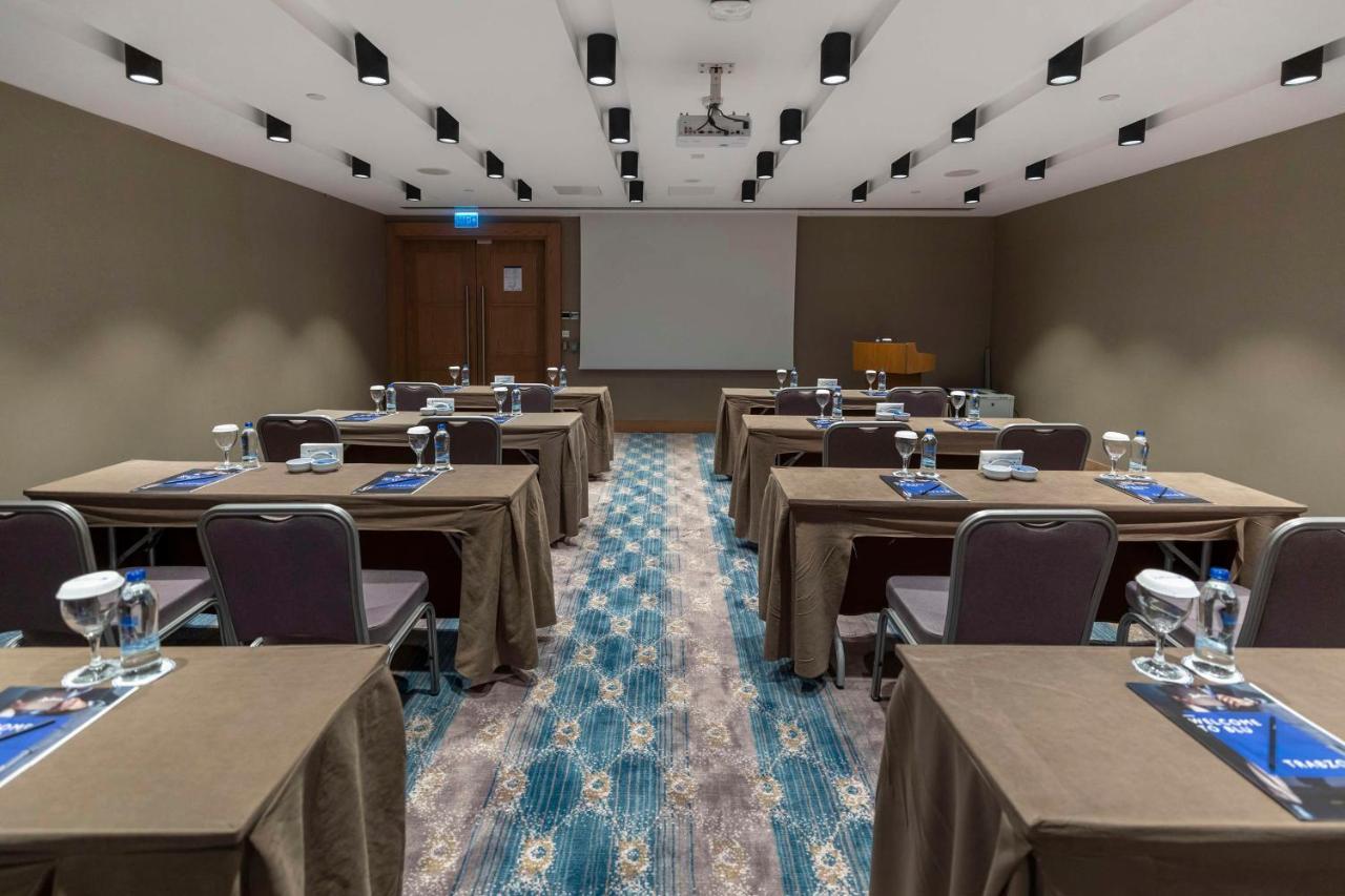 Отель Radisson Blu